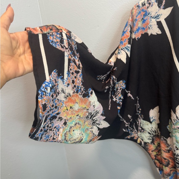 Flying Tomato floral top - Picture 4 of 6